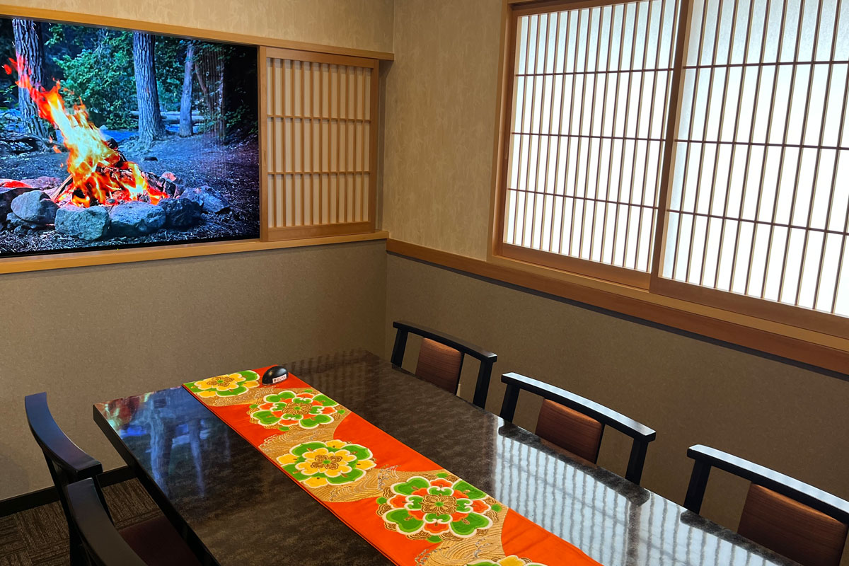 店内テーブル